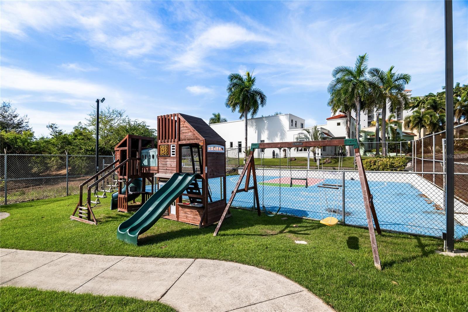 TREASURE POINT #34 - Residential