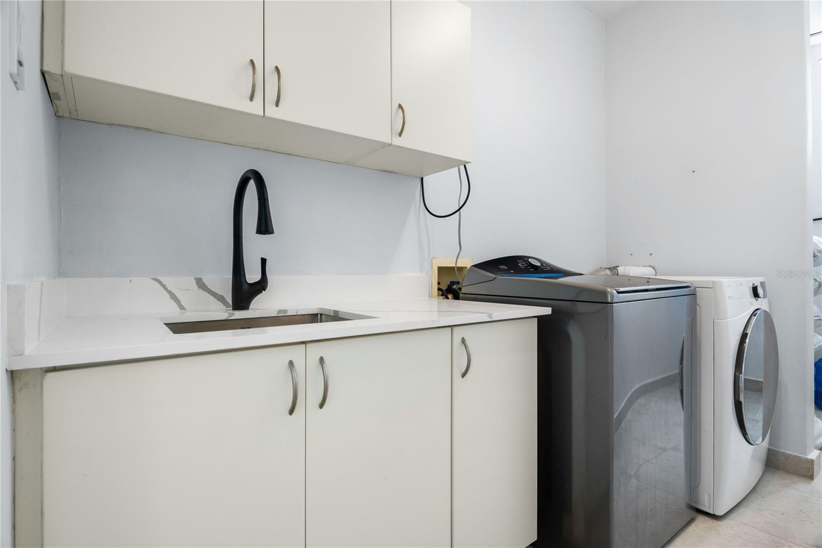 TREASURE POINT #34 - Residential