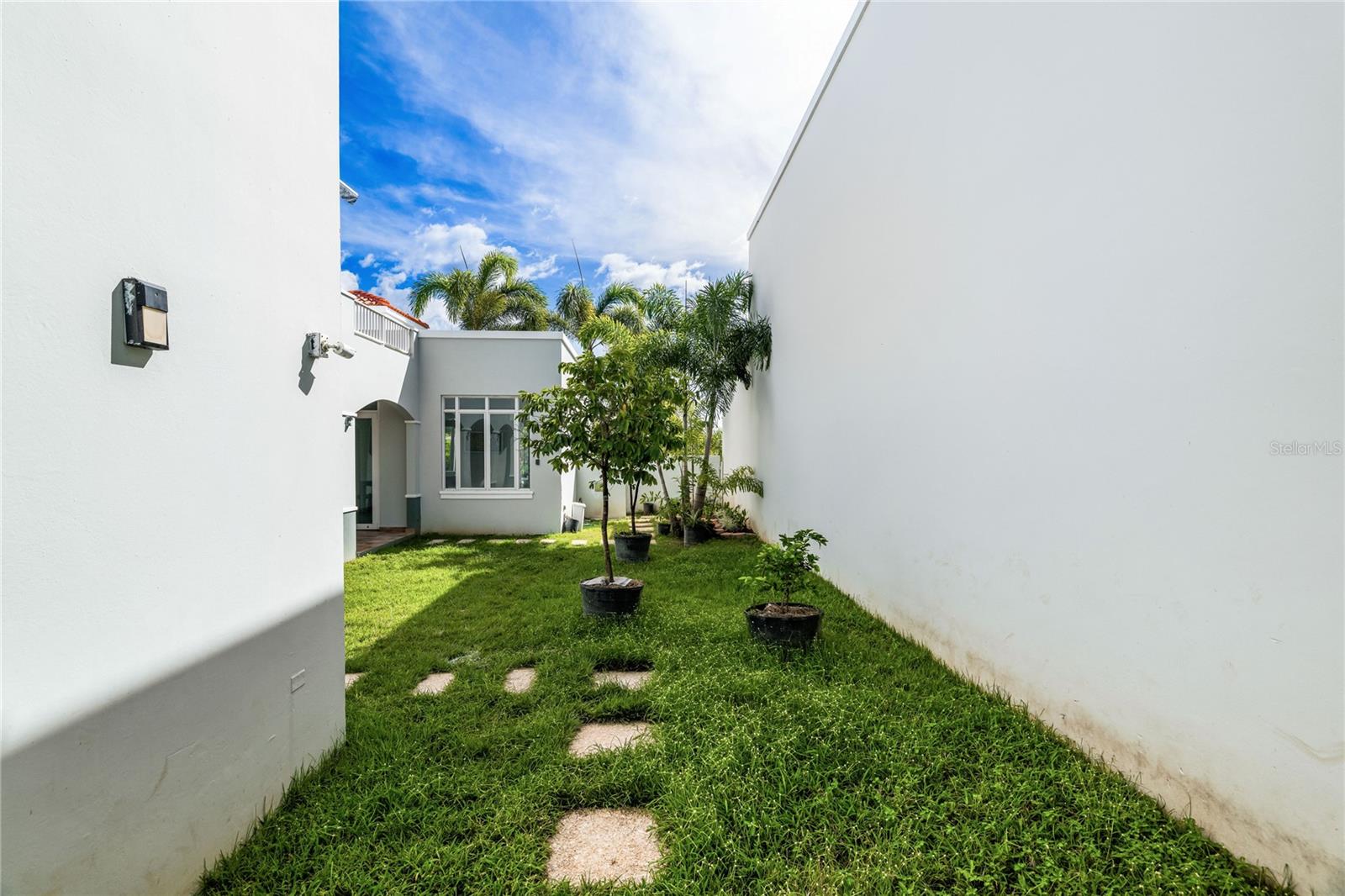 TREASURE POINT #34 - Residential