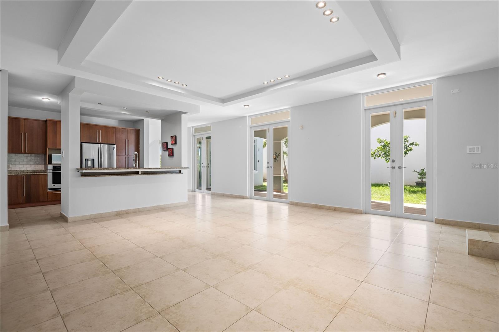 TREASURE POINT #34 - Residential