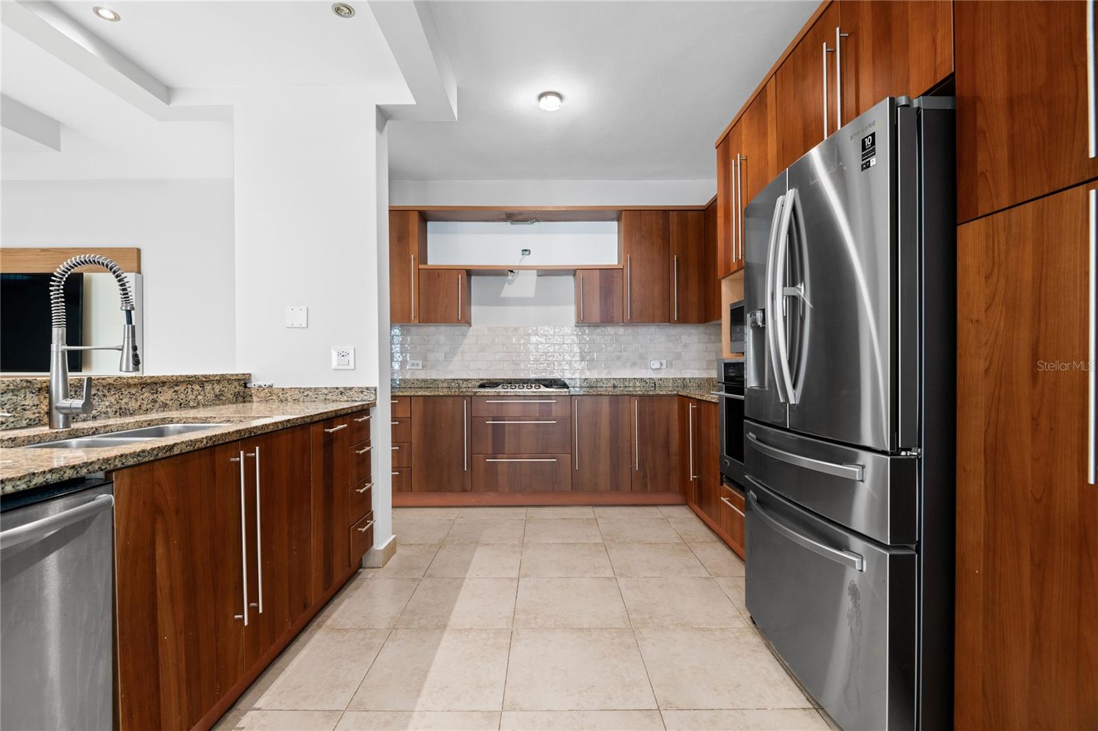 TREASURE POINT #34 - Residential