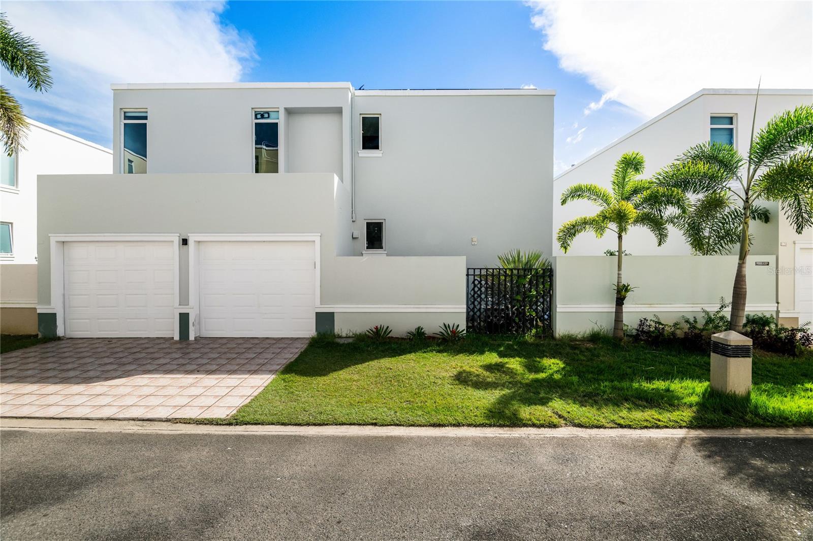 TREASURE POINT #34 - Residential