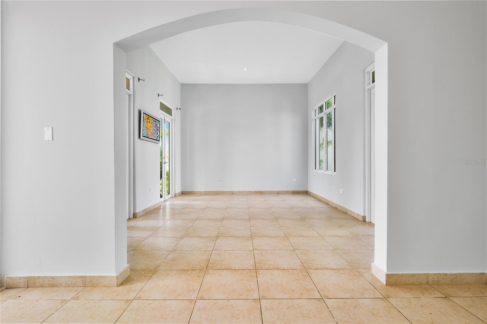 TREASURE POINT #34 - Residential