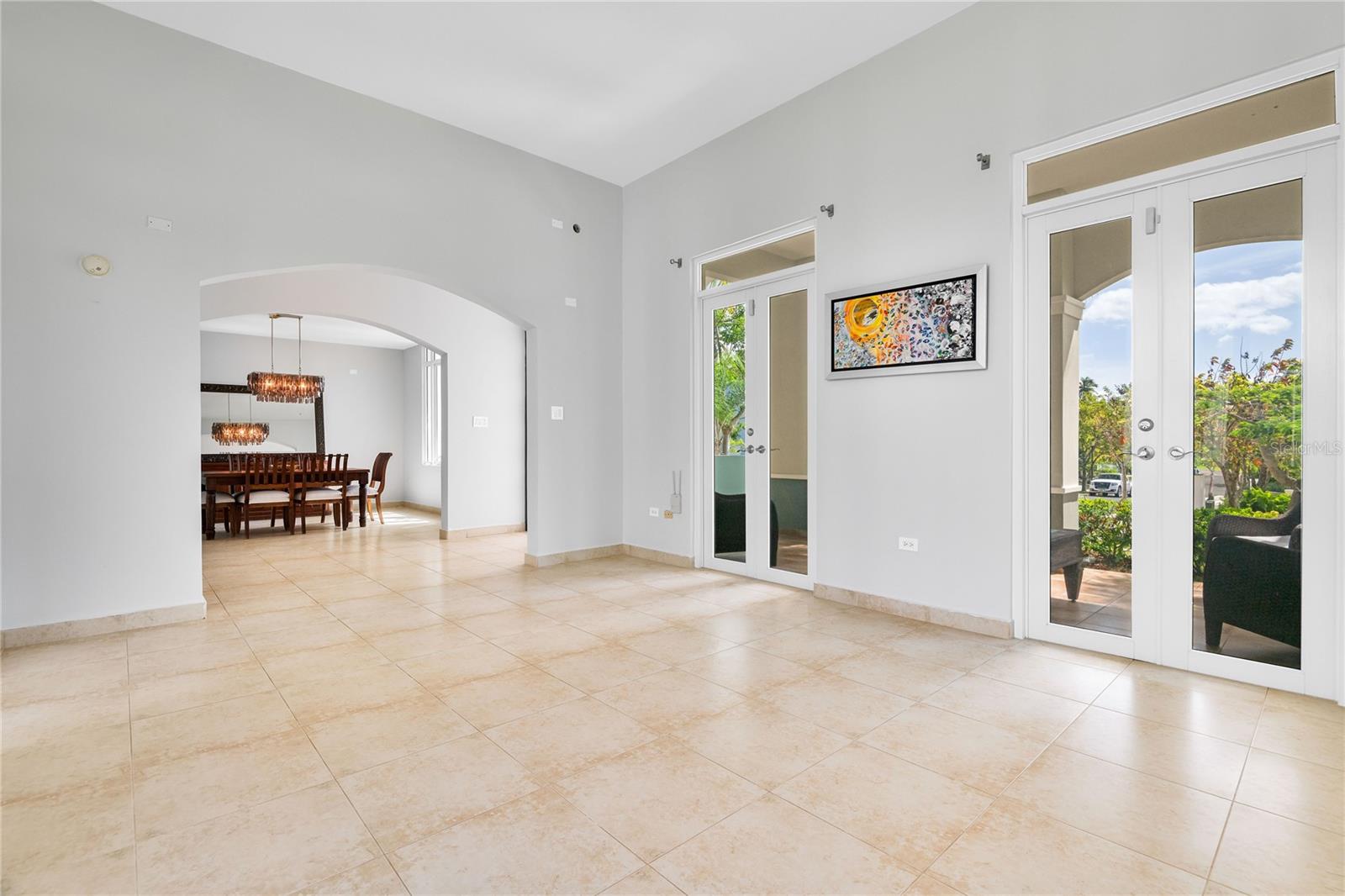 TREASURE POINT #34 - Residential