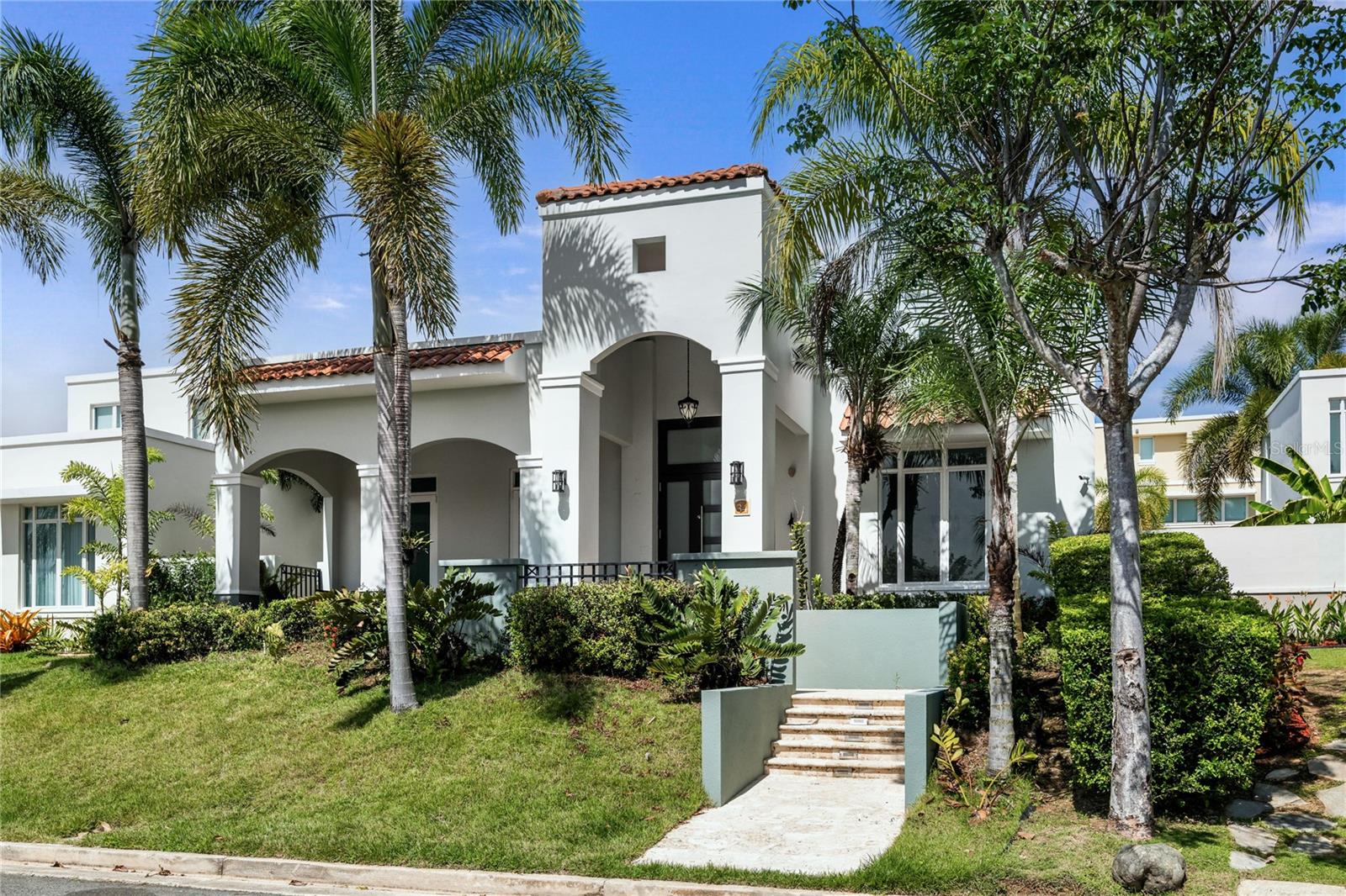 TREASURE POINT #34 - Residential