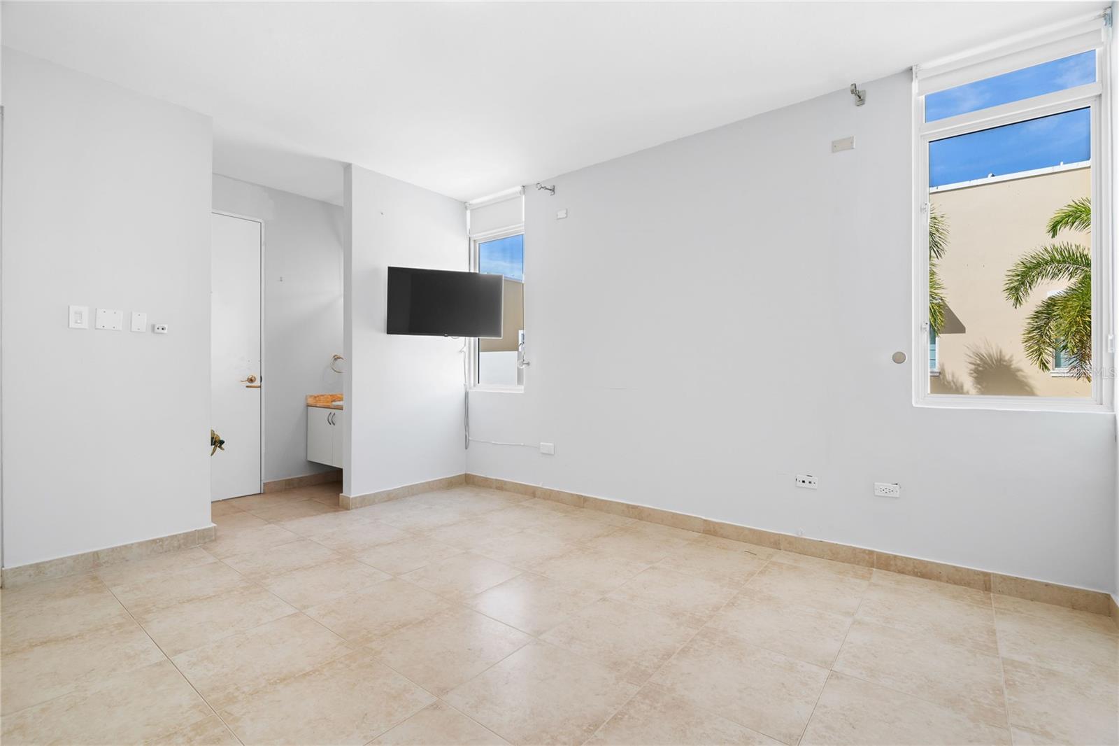 TREASURE POINT #34 - Residential