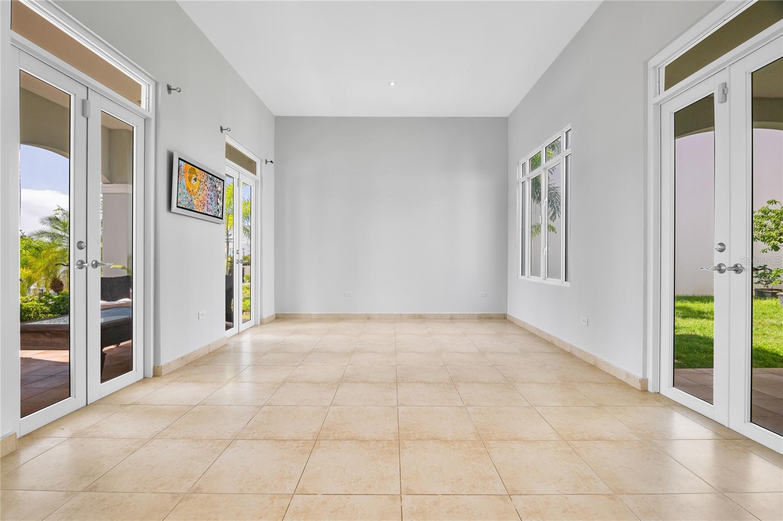 TREASURE POINT #34 - Residential