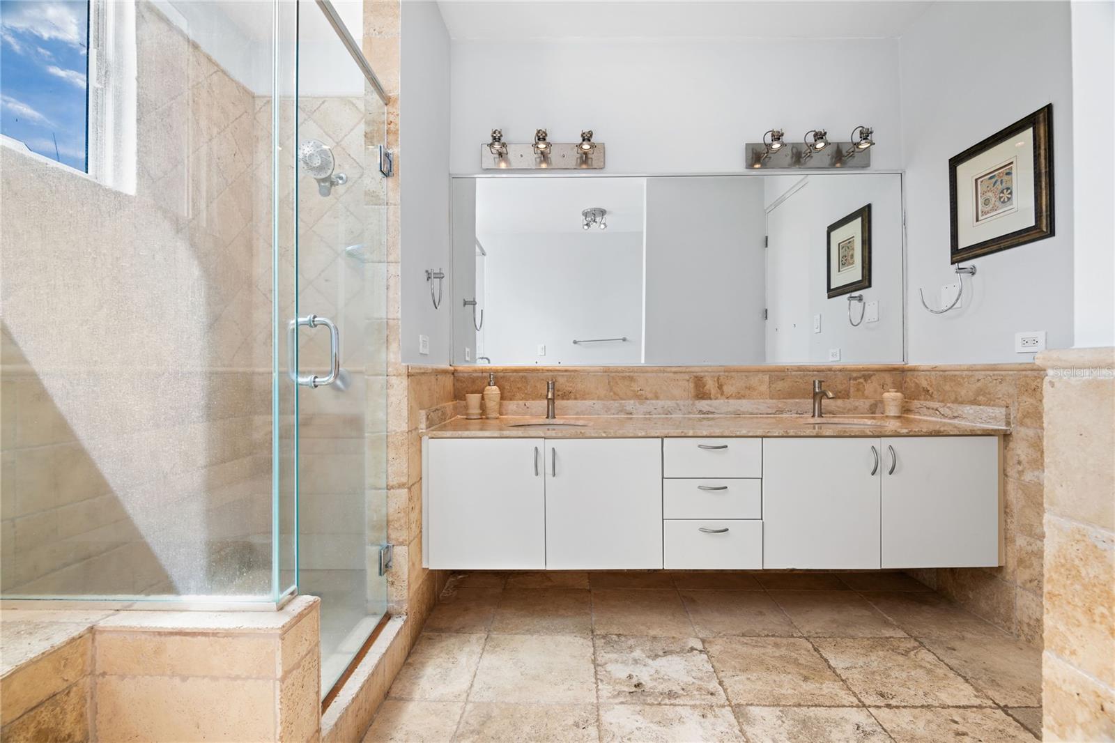 TREASURE POINT #34 - Residential