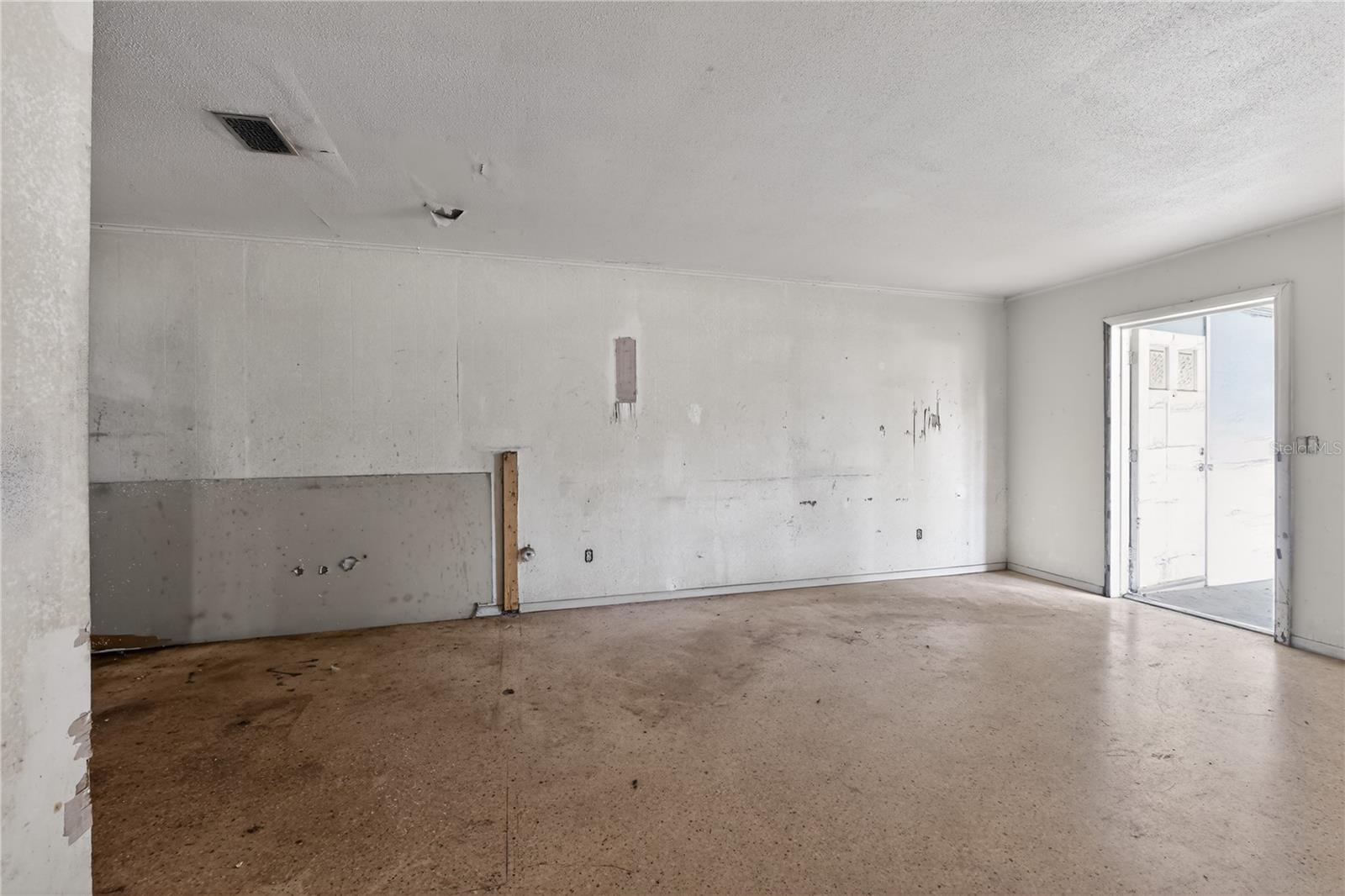 AIRPORT REV - Residential Income