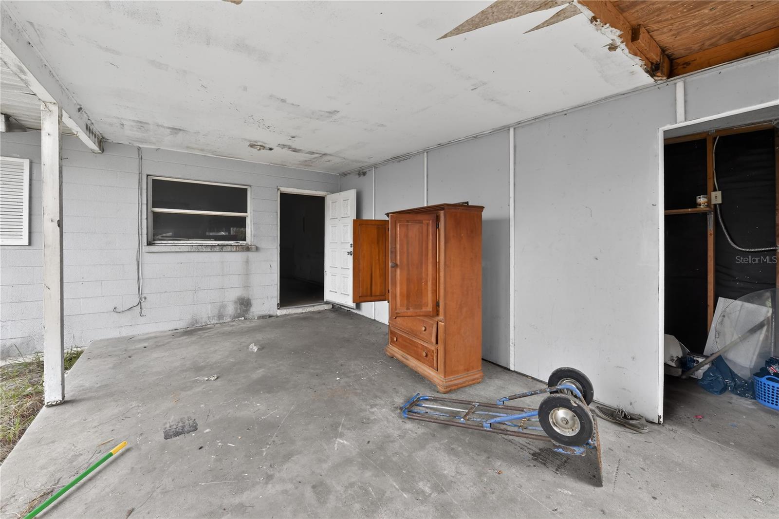 AIRPORT REV - Residential Income