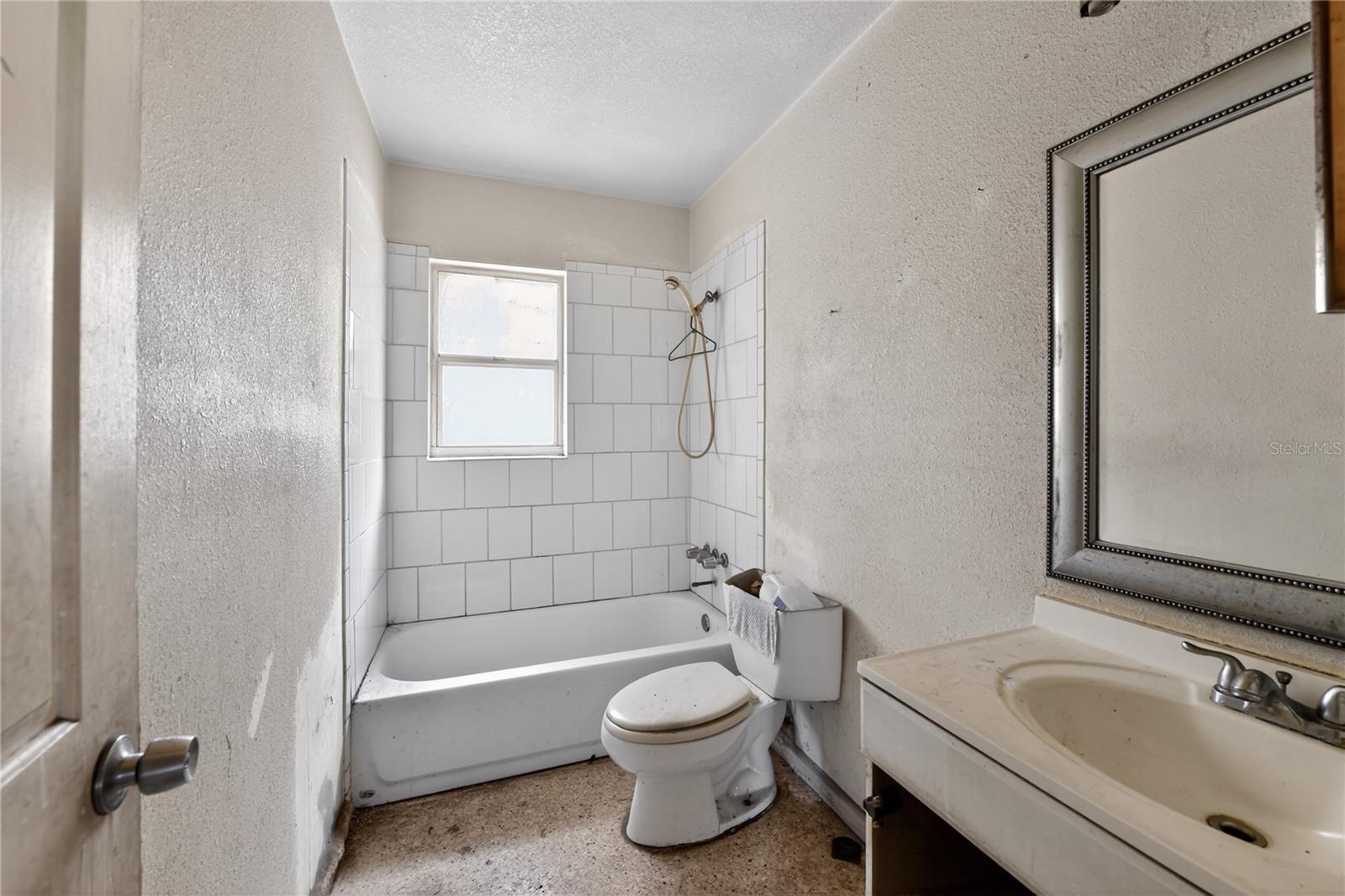 AIRPORT REV - Residential Income