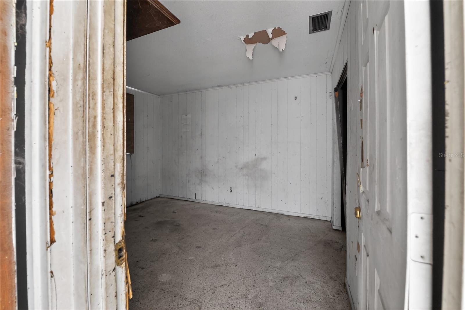 AIRPORT REV - Residential Income