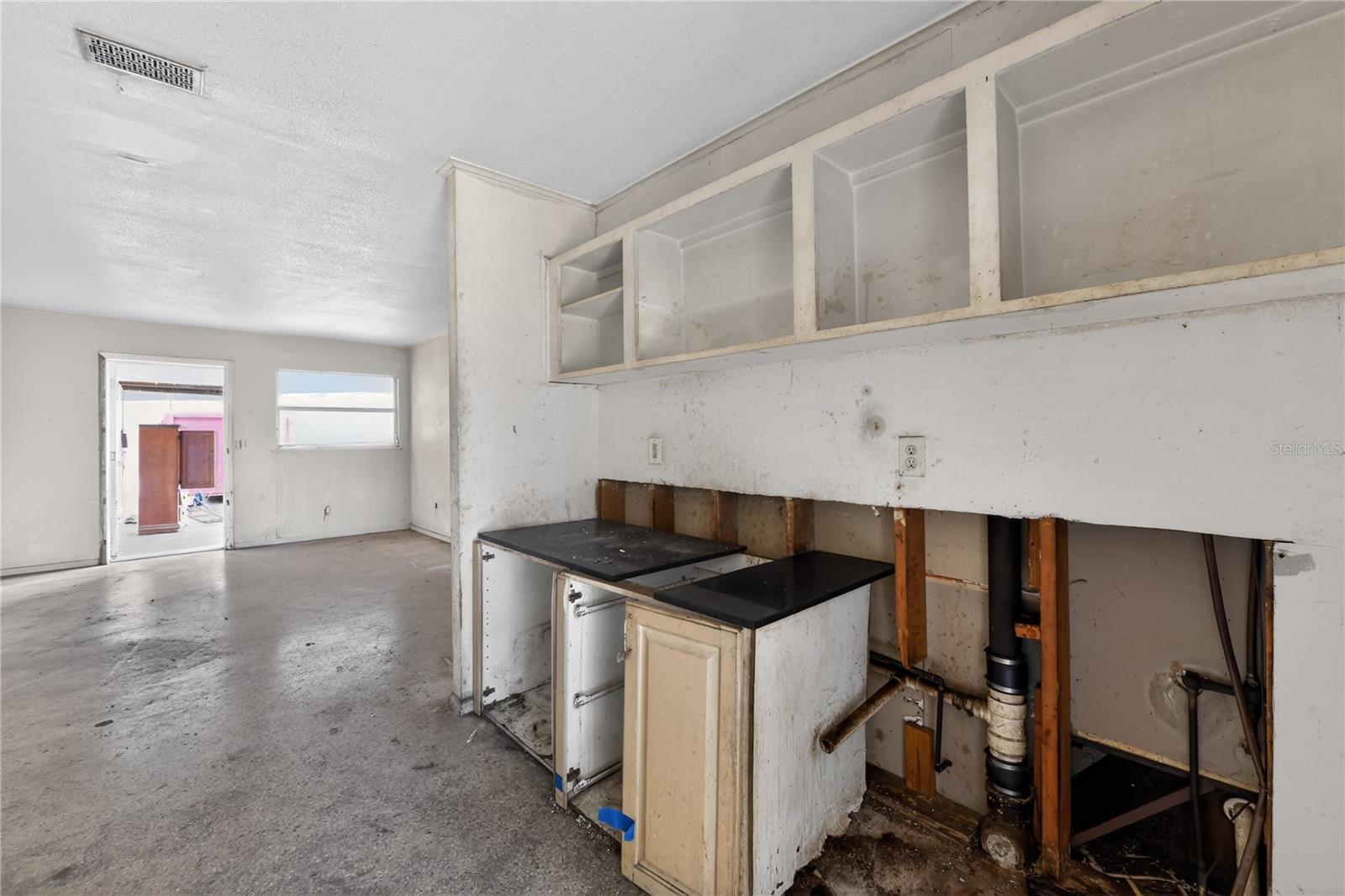 AIRPORT REV - Residential Income