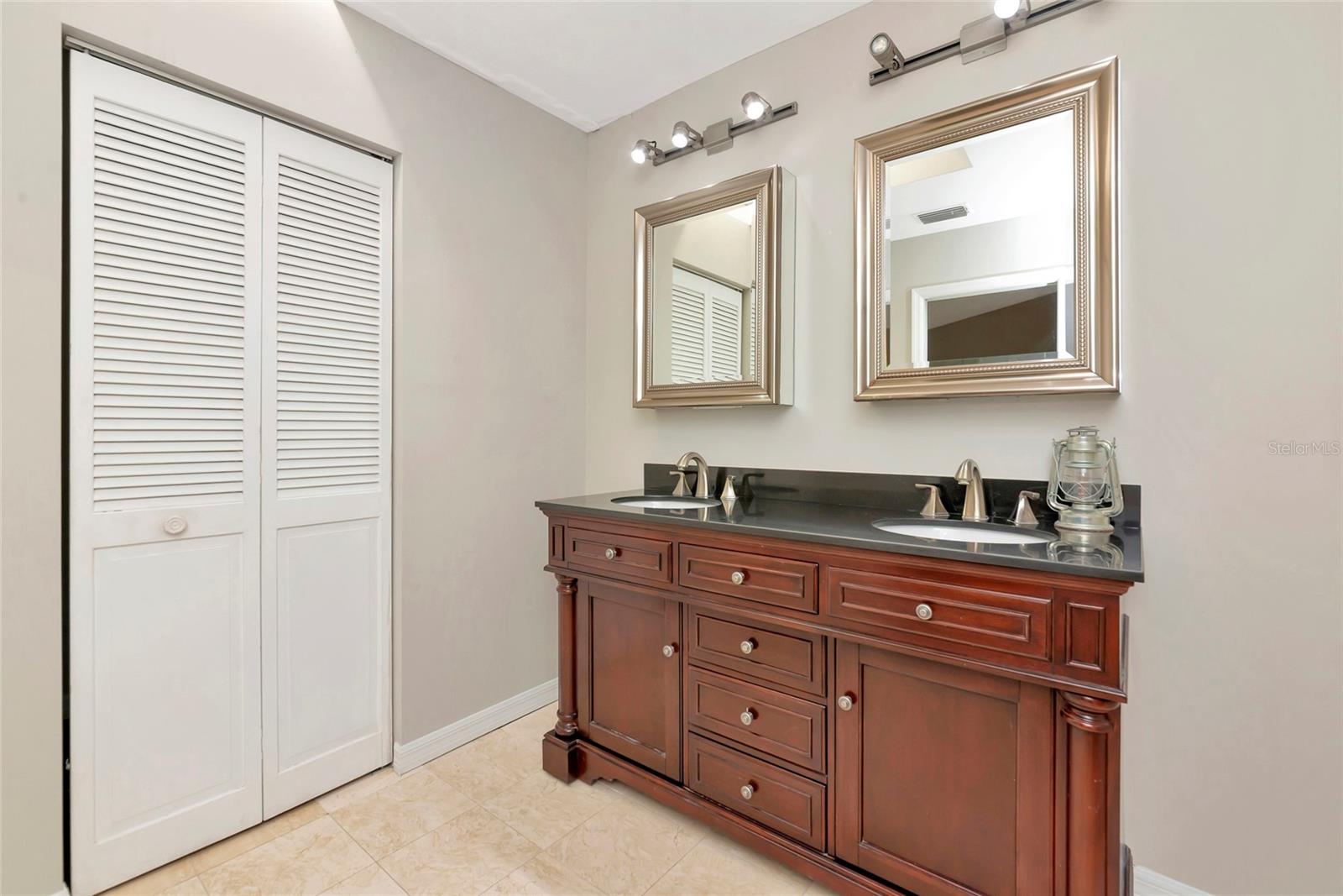 LONGWOOD VILLAS UNIT 2 - Residential