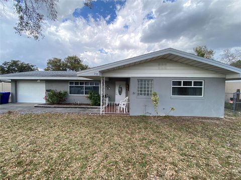 A home in WINTER HAVEN