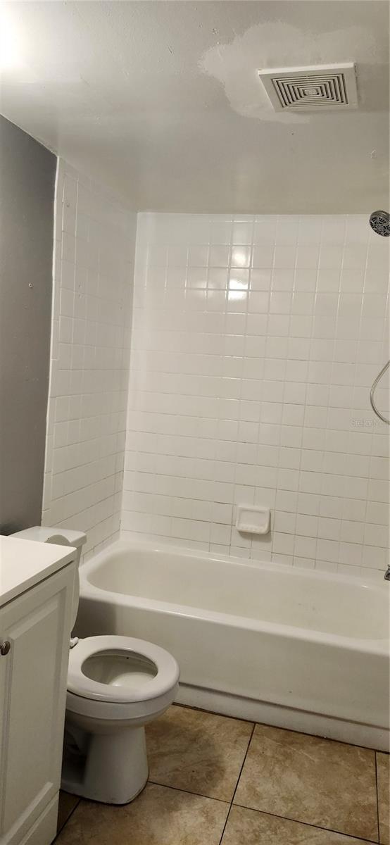 MANHATTAN PALMS - Residential Lease