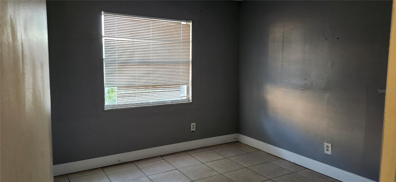 MANHATTAN PALMS - Residential Lease