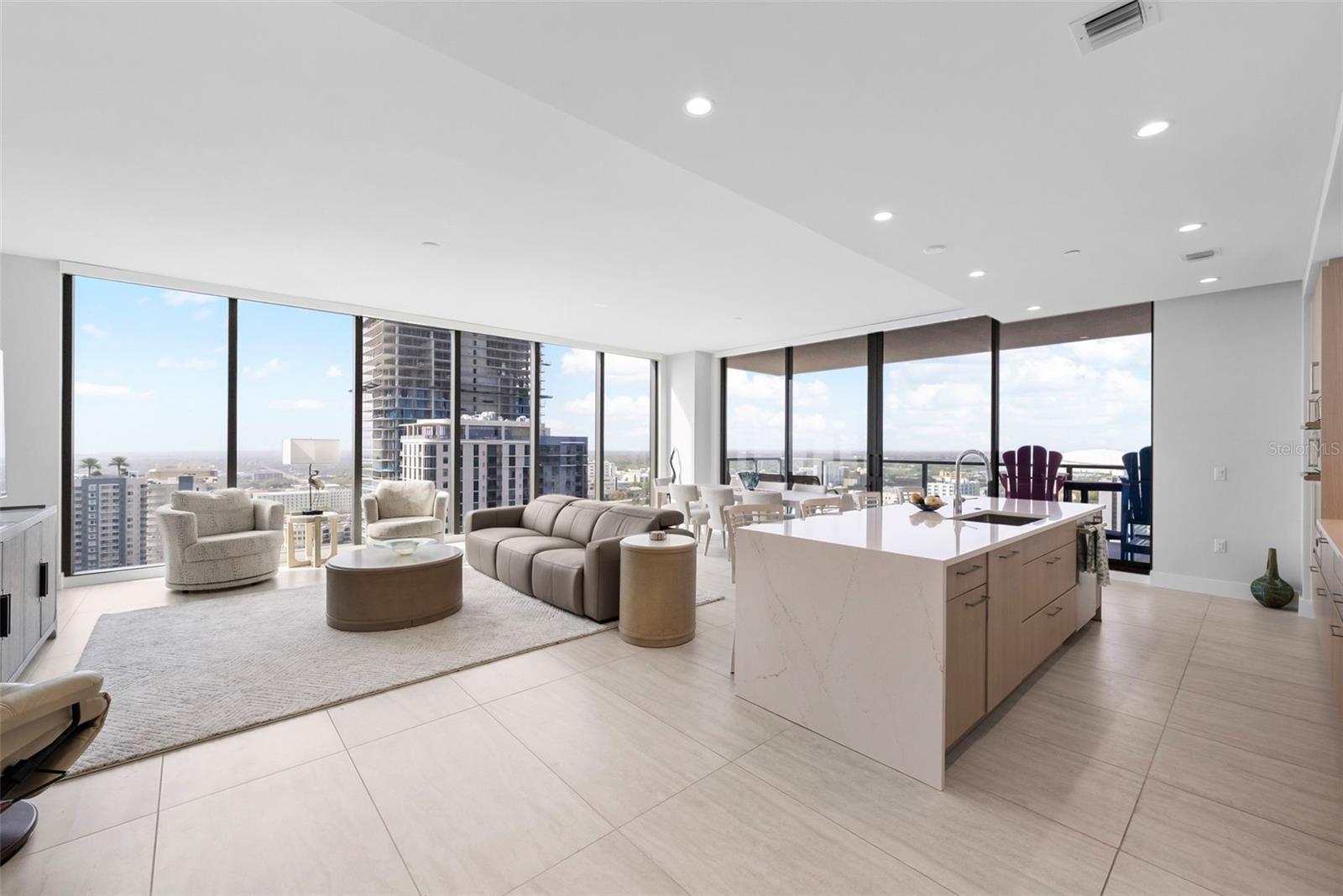 275 1ST AVENUE S 2206