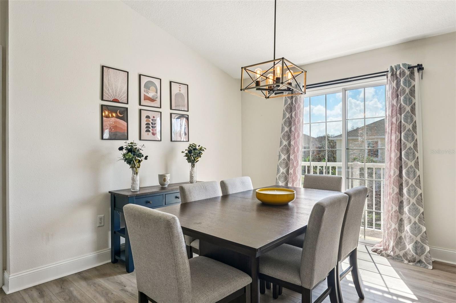 BAY BREEZE COVE - Residential