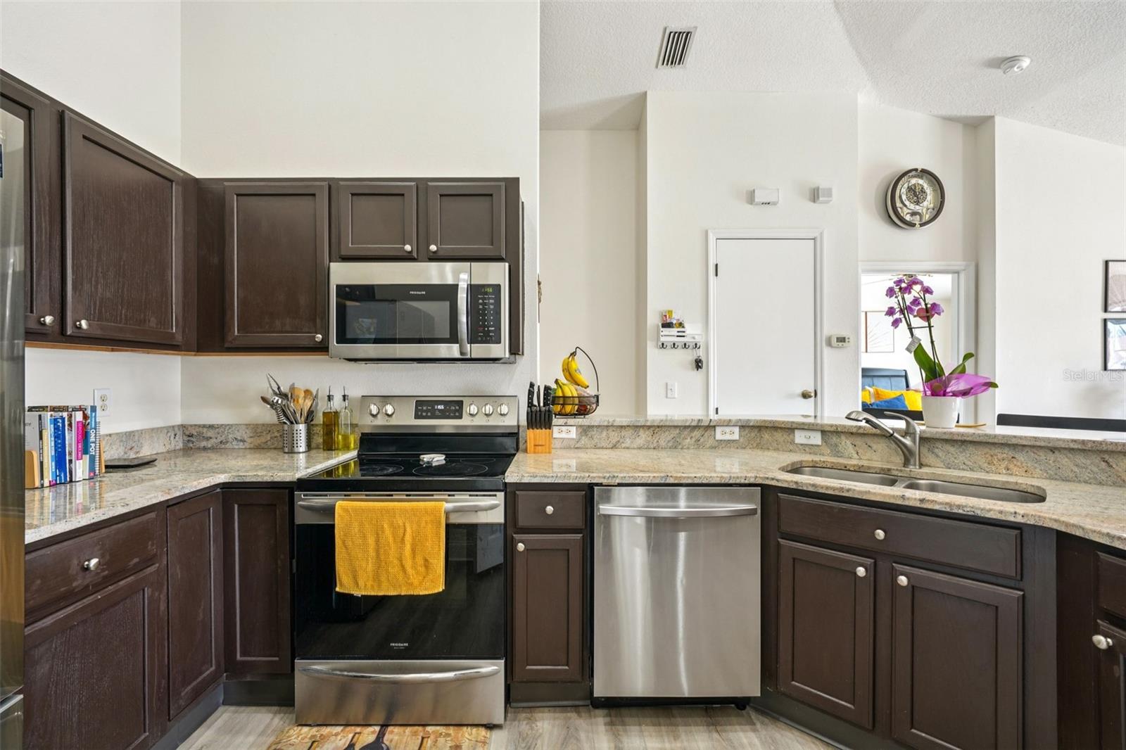 BAY BREEZE COVE - Residential