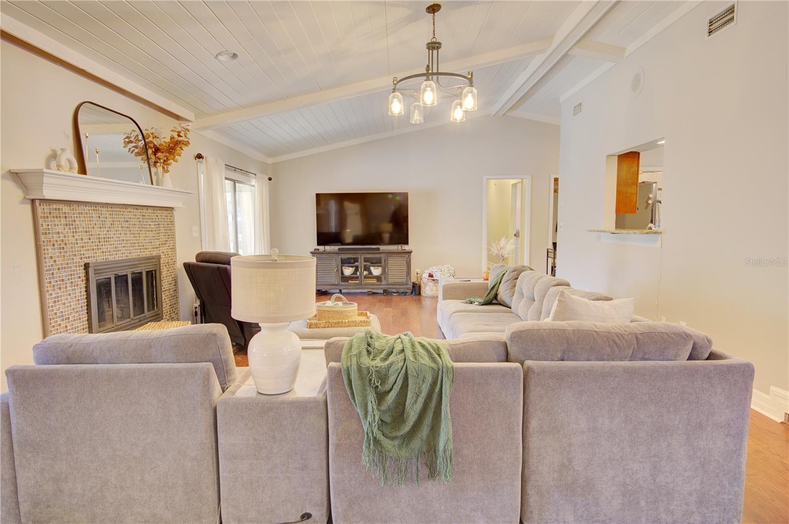 413 WILLOWBROOK LANE