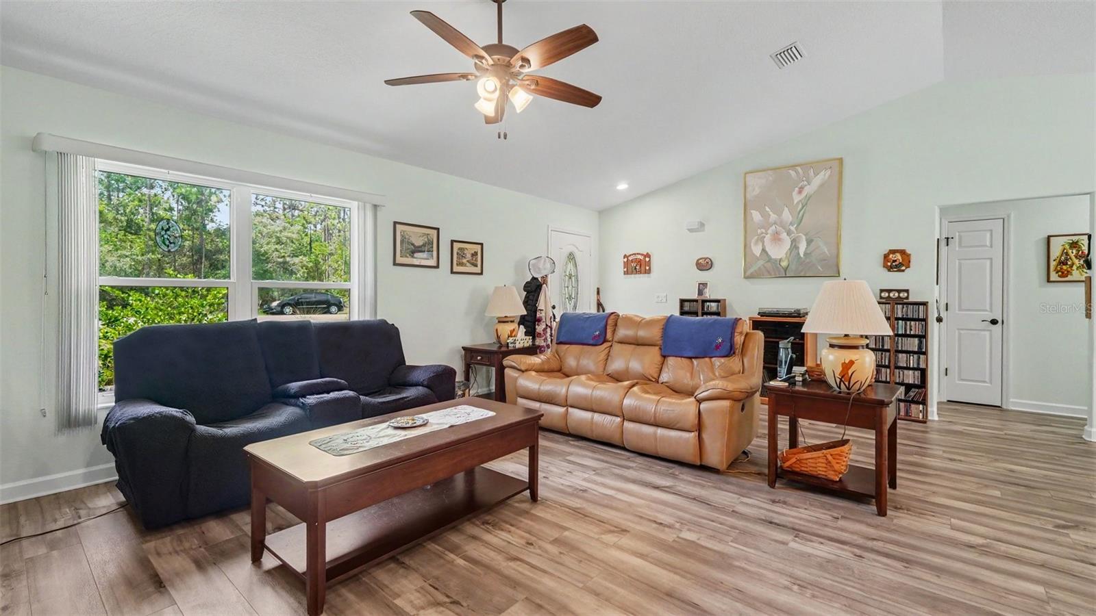 941 W BANCROFT DRIVE