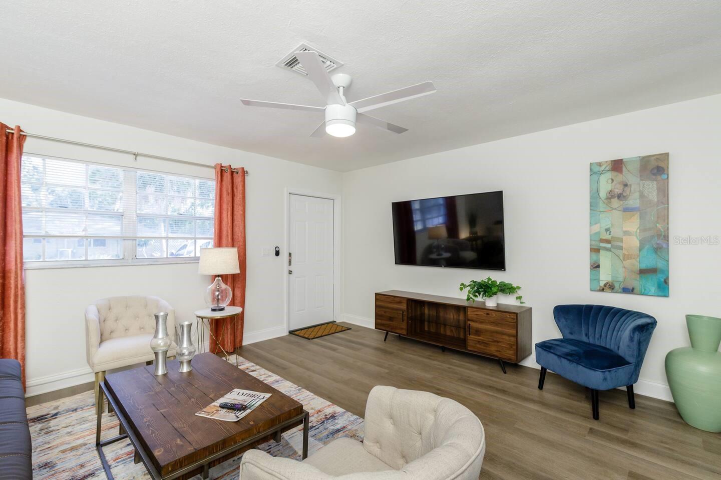 LOT 15 BLK B REV PLAT OF VALENCIA TERRACE - Residential Lease