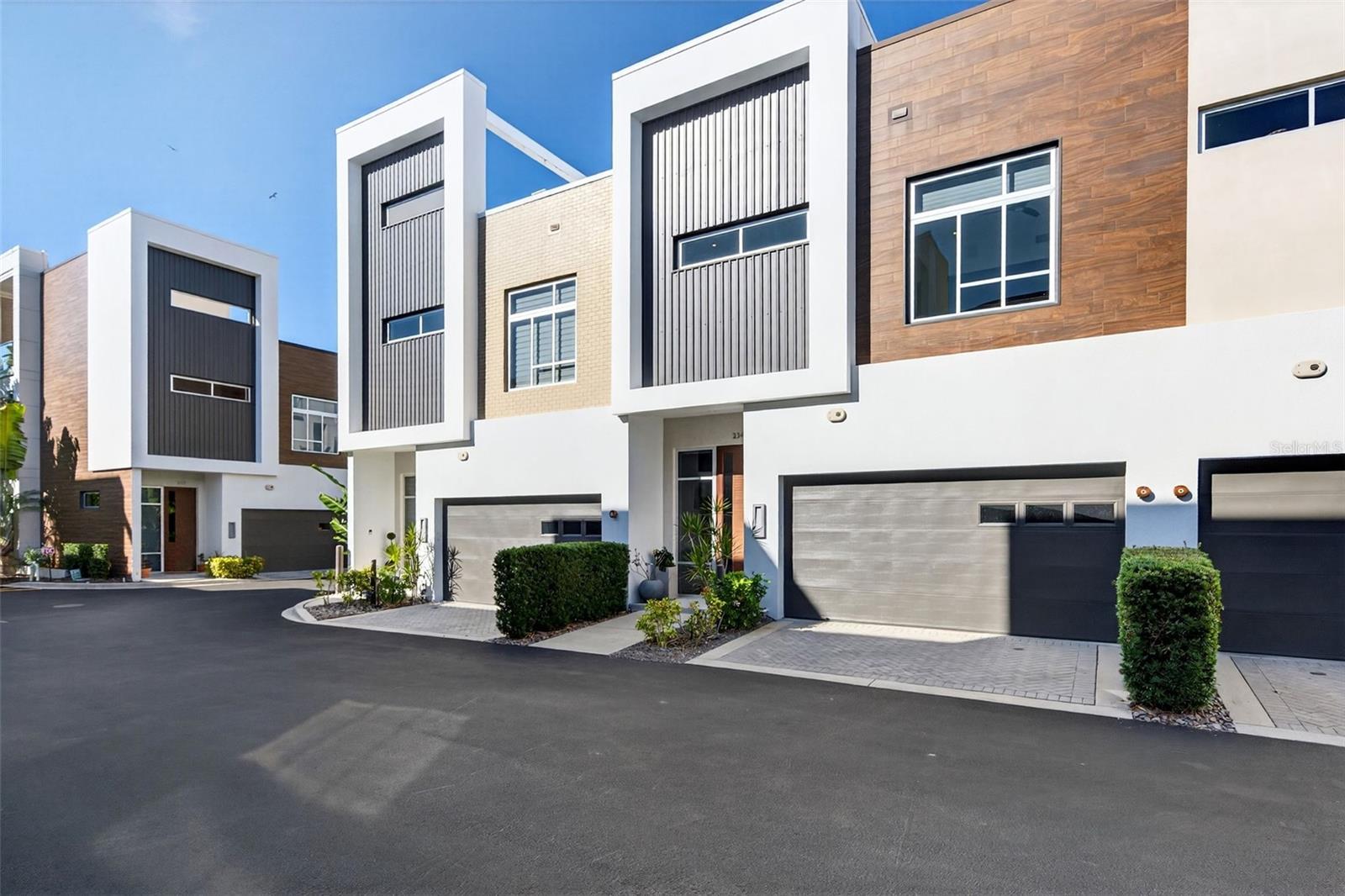 234 COSMOPOLITAN COURT