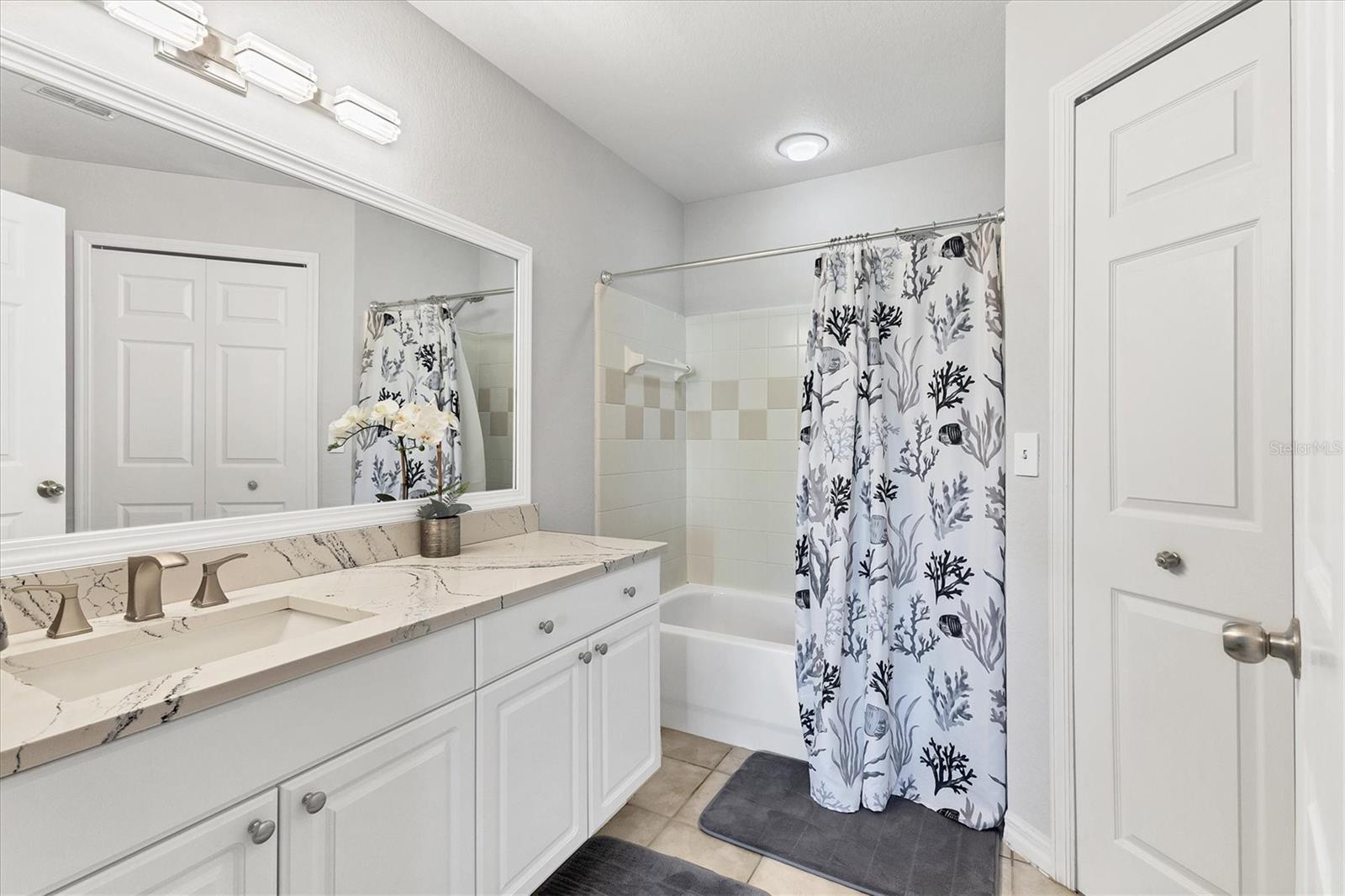 ADMIRALS WALK - Residential