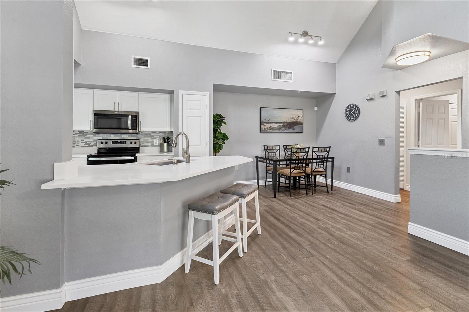 ADMIRALS WALK - Residential