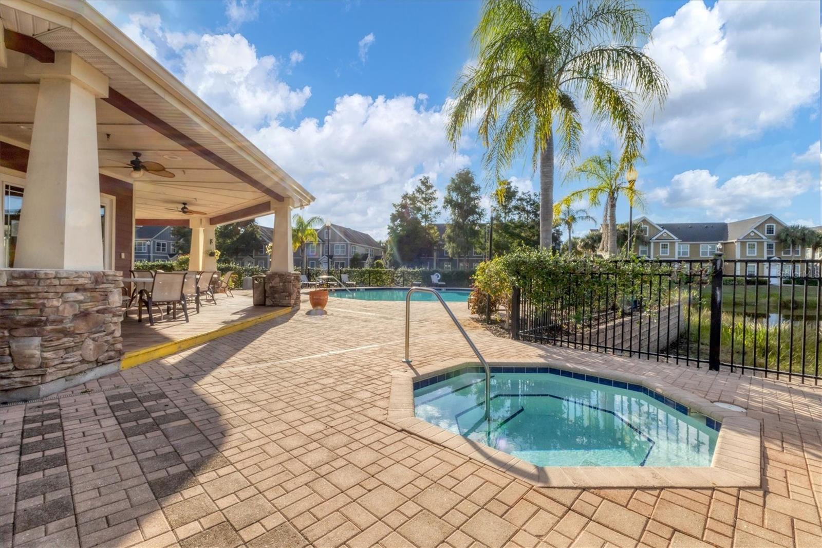 ADMIRALS WALK - Residential