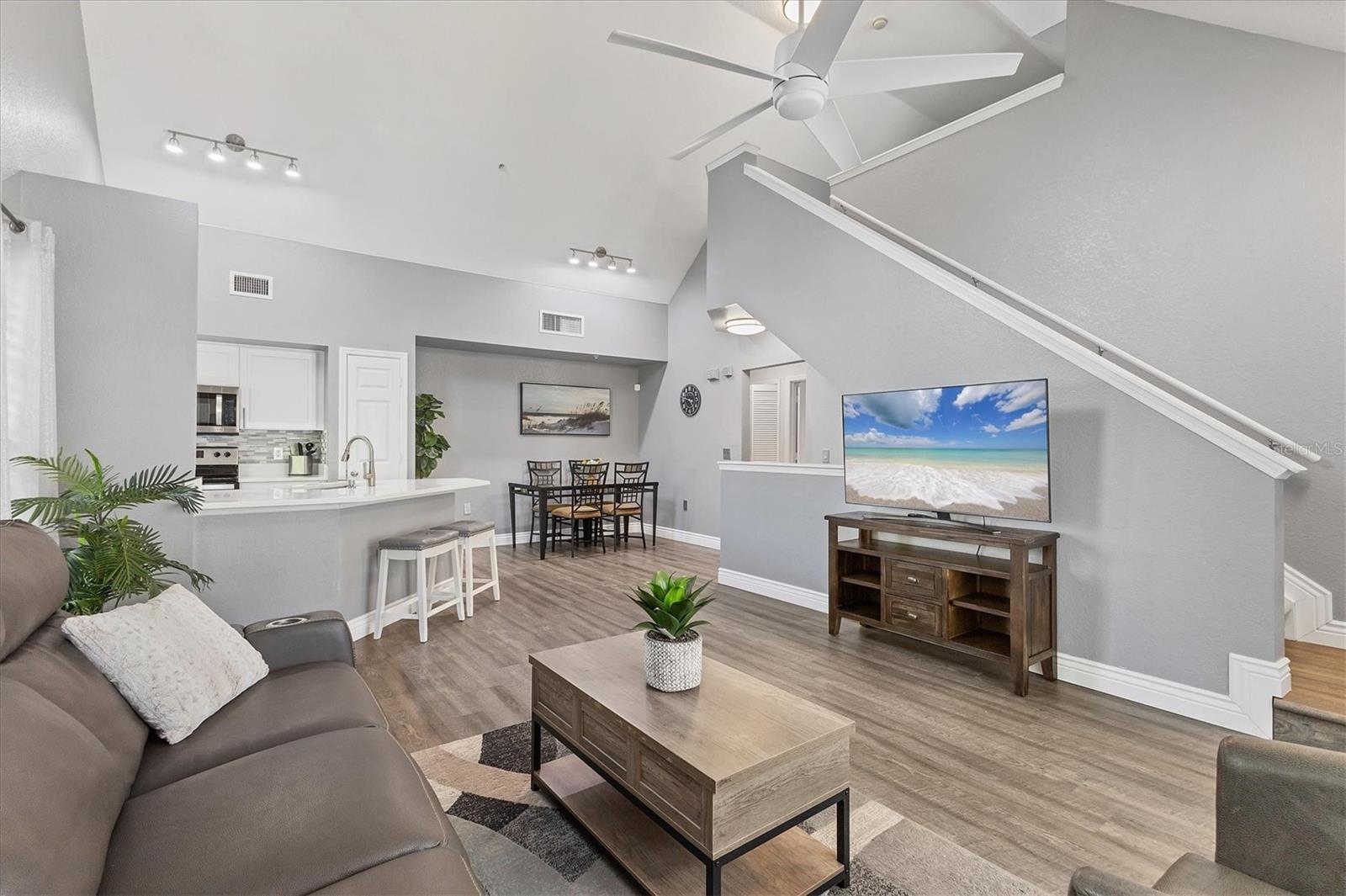 ADMIRALS WALK - Residential