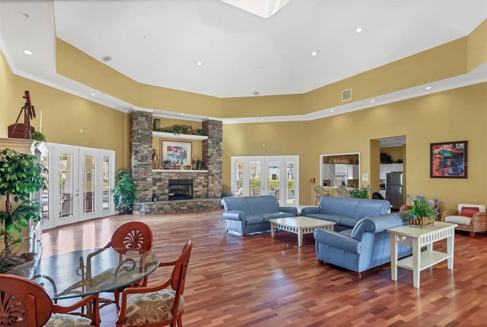 ADMIRALS WALK - Residential