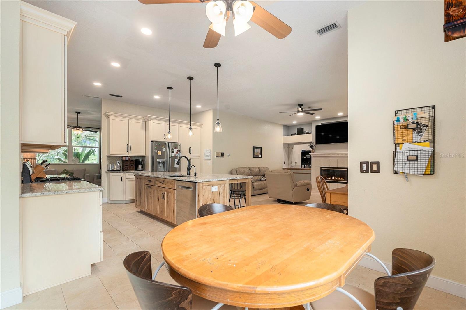 COUNTRY OAK ESTATES - Residential