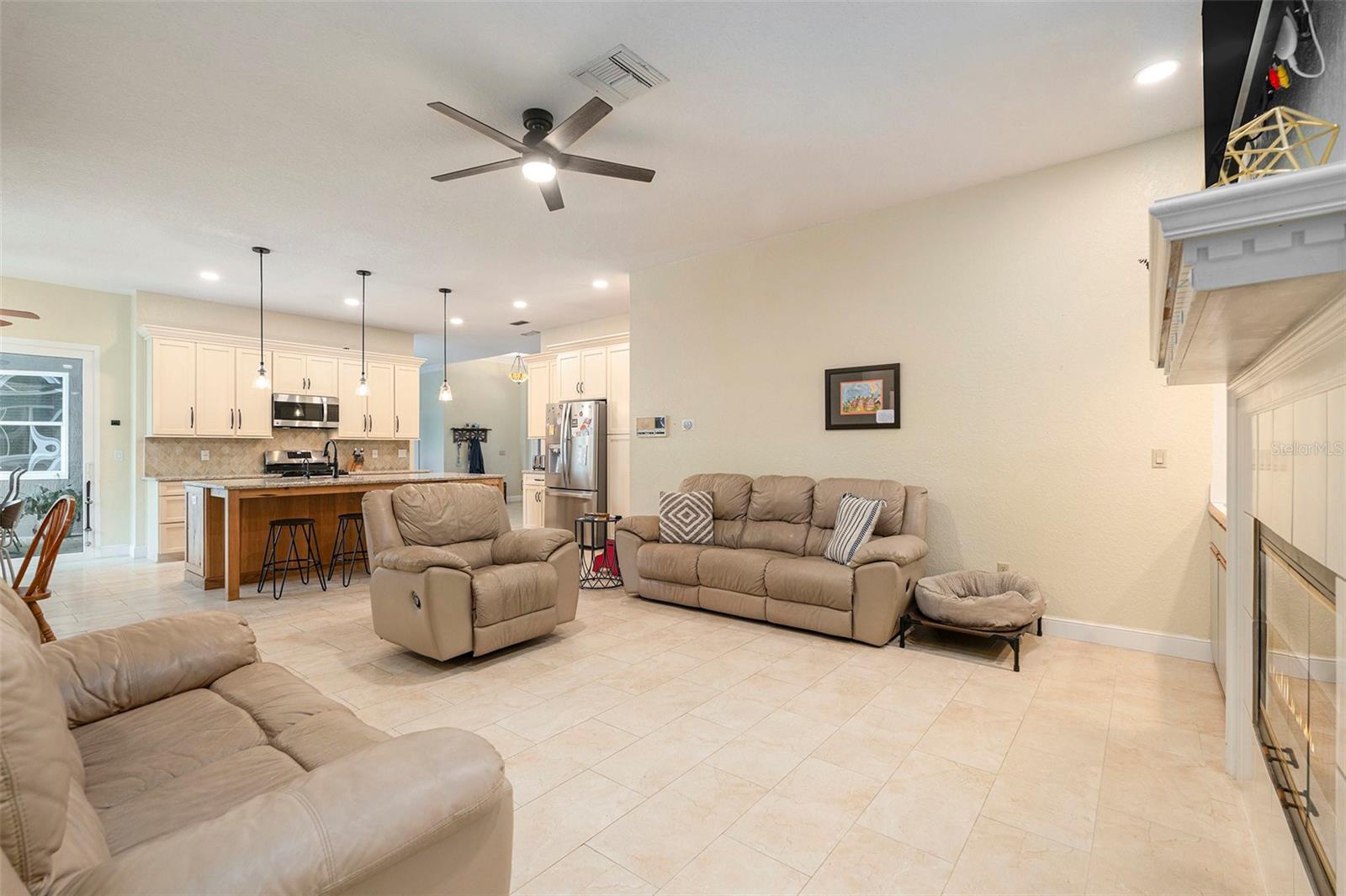 COUNTRY OAK ESTATES - Residential