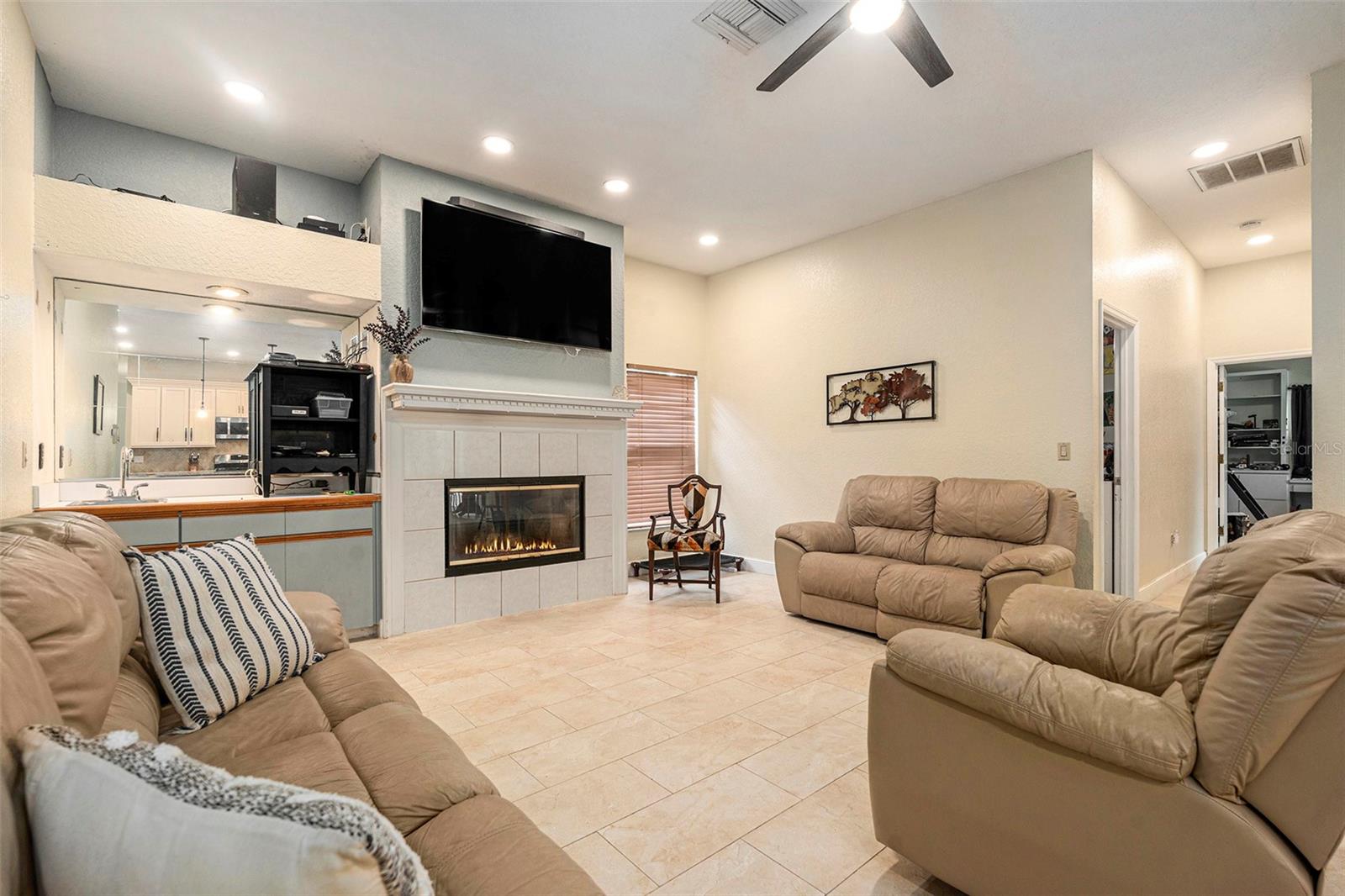 COUNTRY OAK ESTATES - Residential