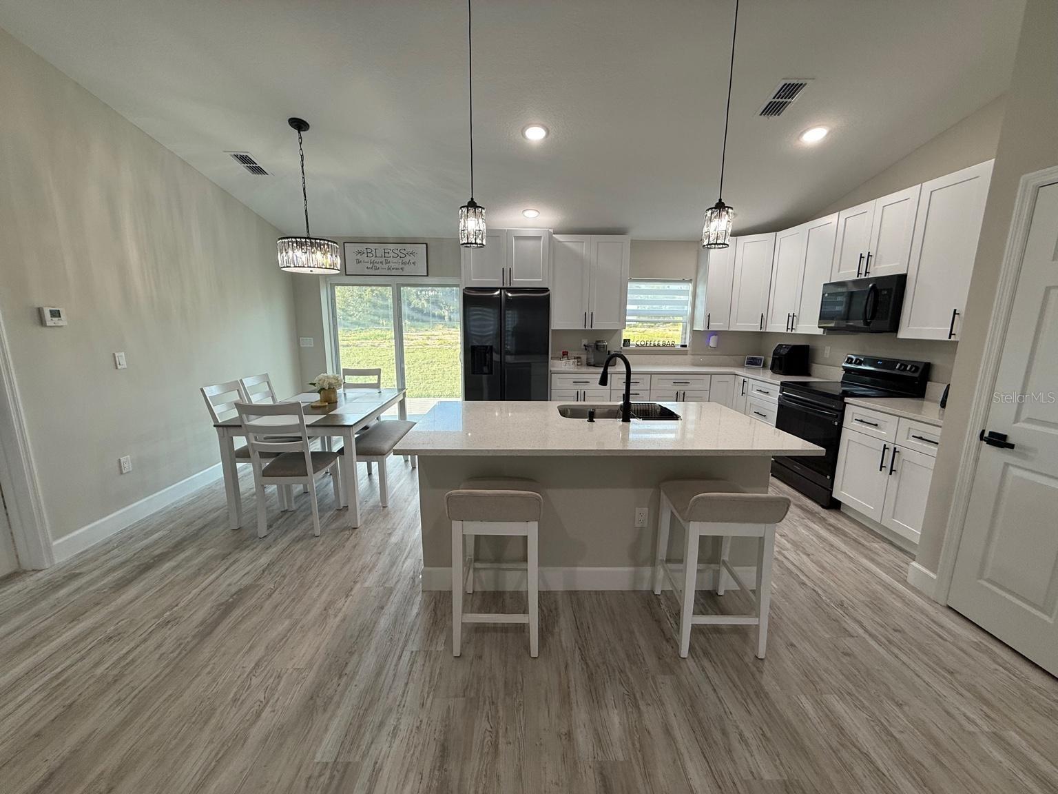 RAINBOW LAKES ESTATE - Residential