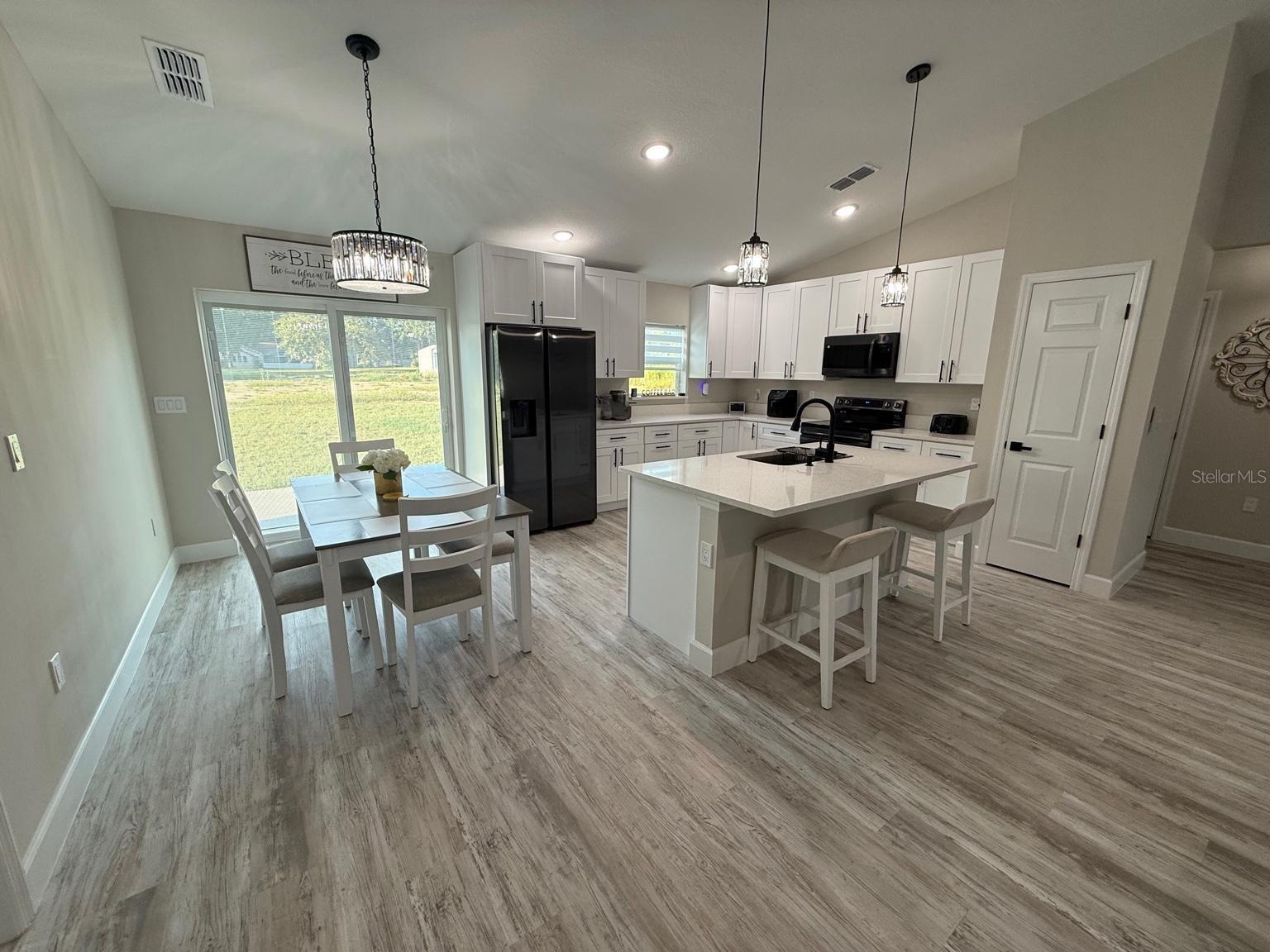 RAINBOW LAKES ESTATE - Residential