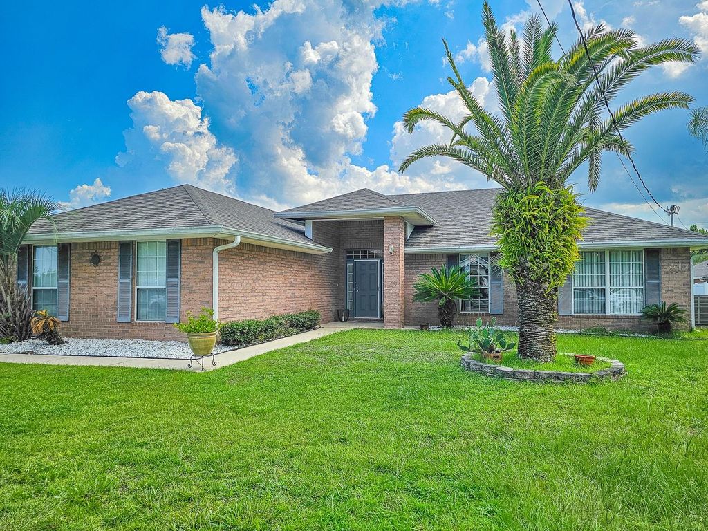 Photo of 7 Lewis Place, Palm Coast, FL 32137 (MLS # FC311517)