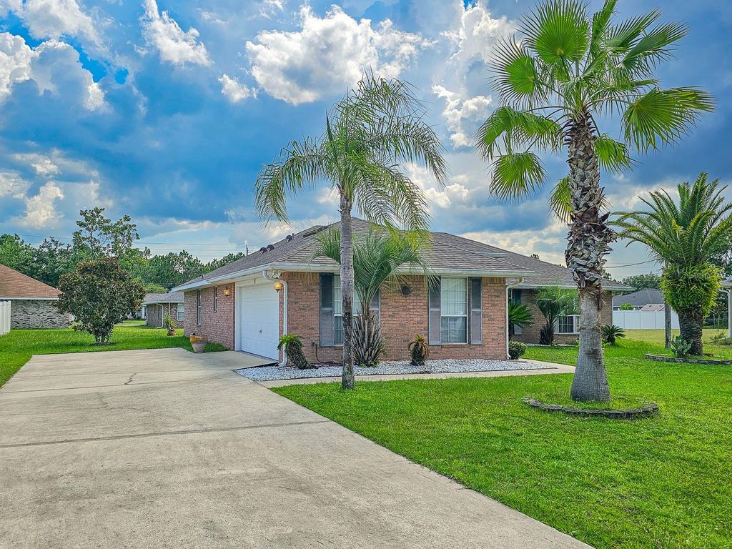 Photo of 7 Lewis Place, Palm Coast, FL 32137 (MLS # FC311517)