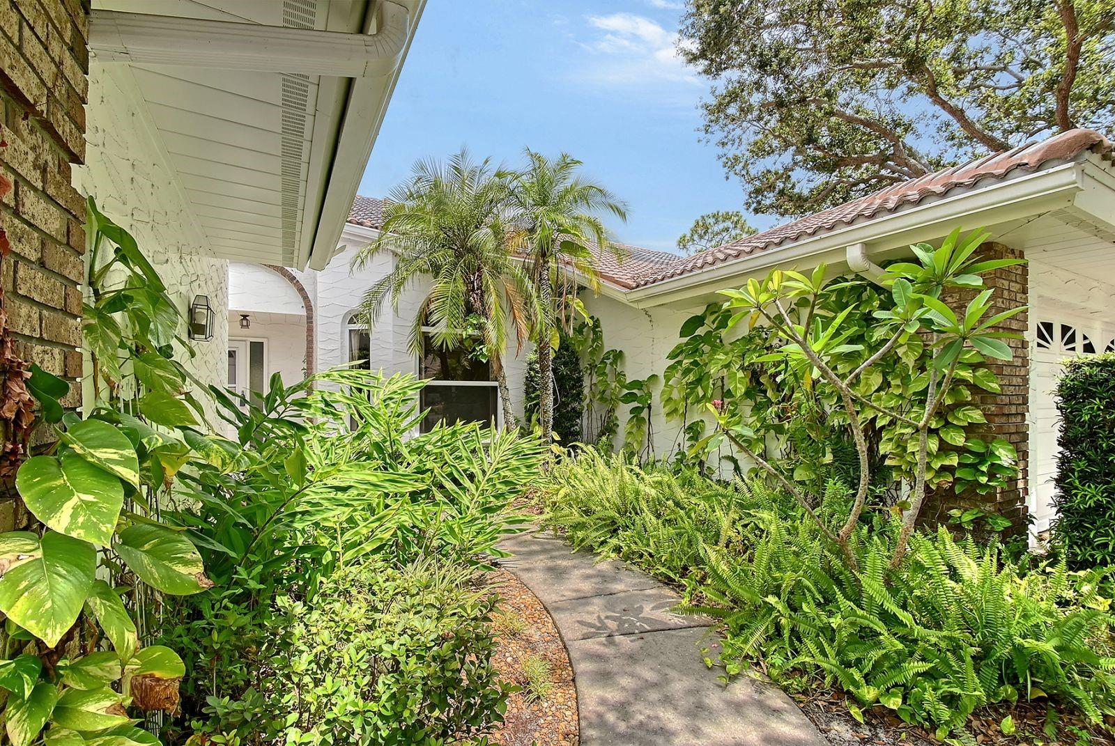 5803 GARDEN LAKES PALM