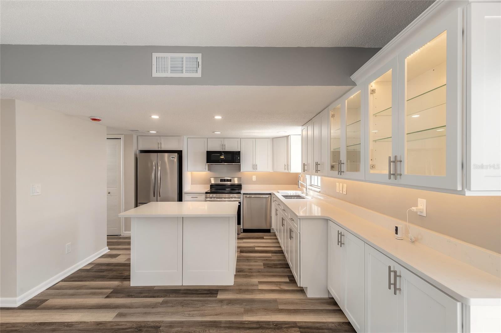625 N HALIFAX AVENUE 23 - Photo 3