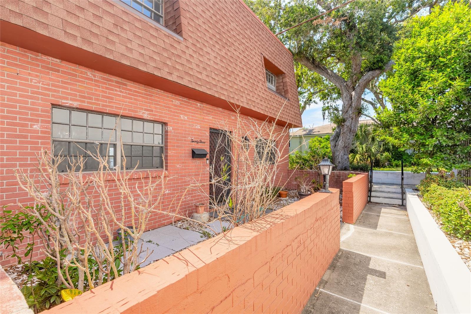 625 N HALIFAX AVENUE 23 - Photo 2
