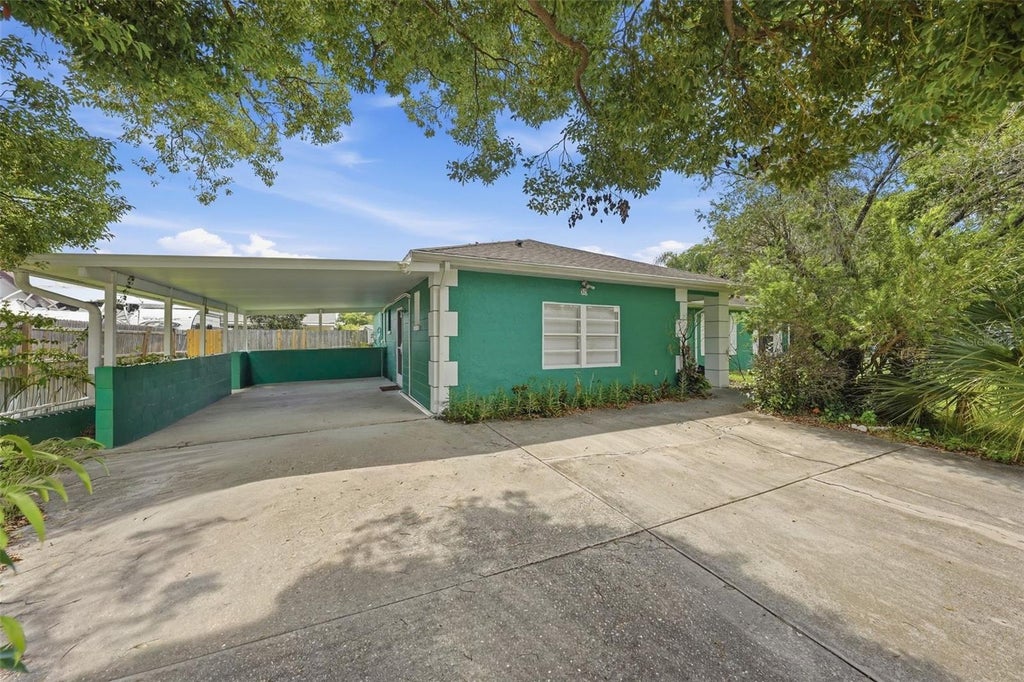 Photo of 515 Floral Drive, Kissimmee, FL 34743 (MLS # O6442372)