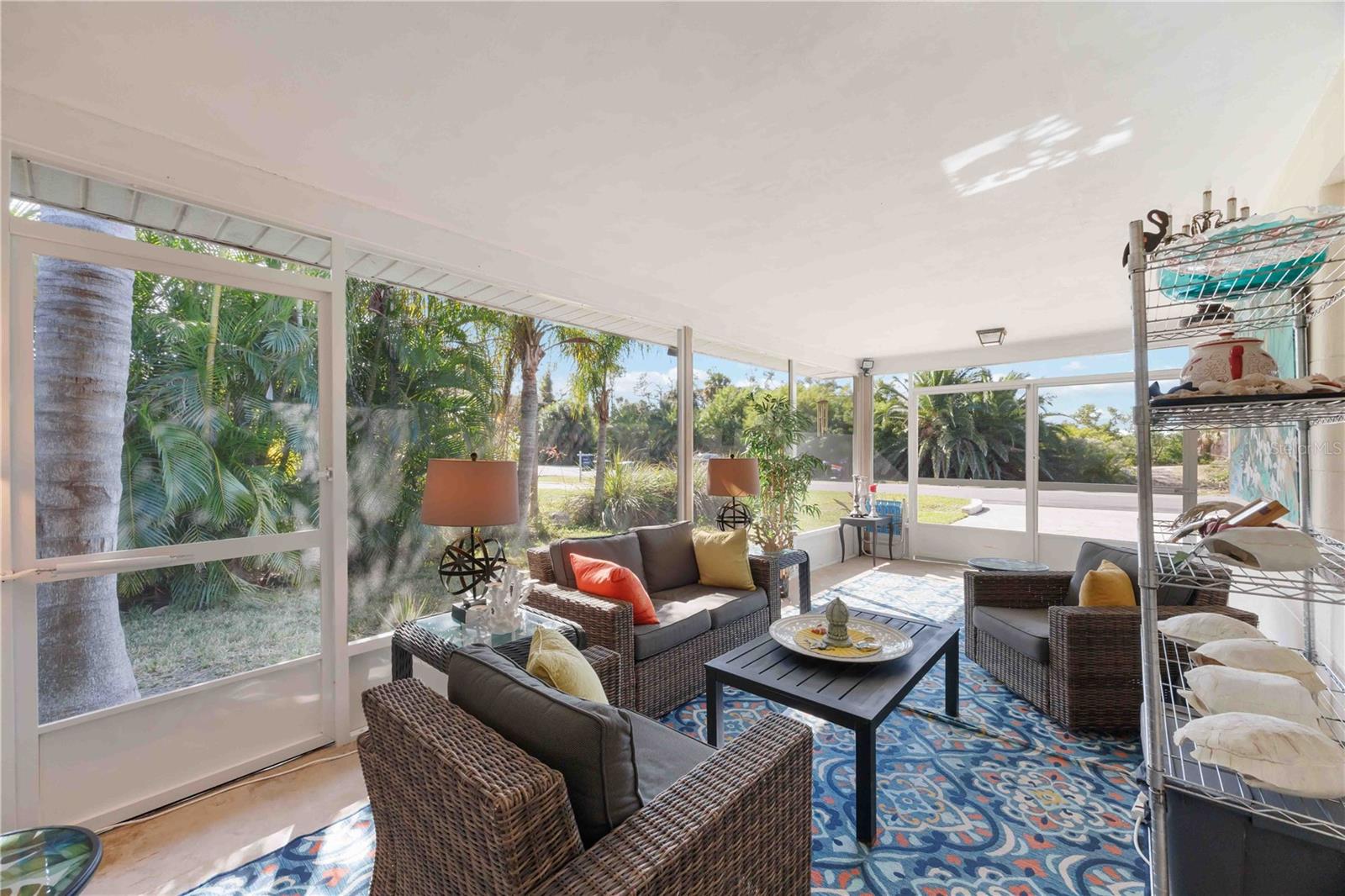 SOUTH VENICE - Residential