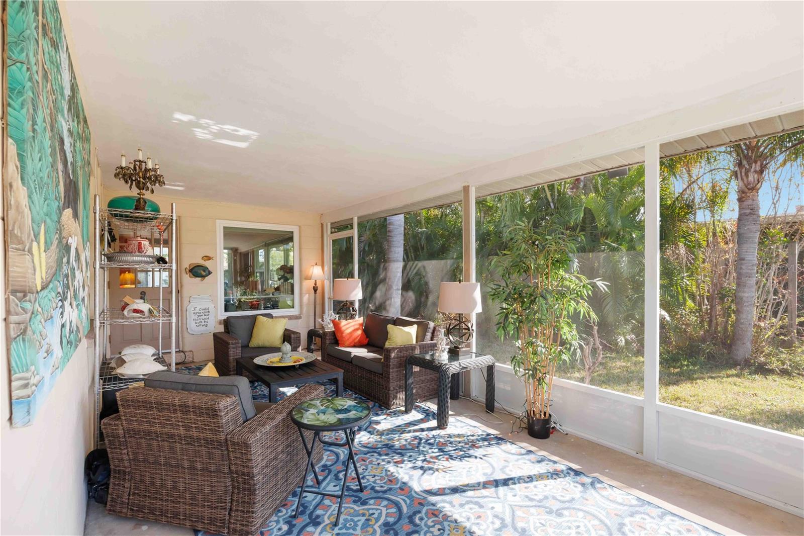 SOUTH VENICE - Residential