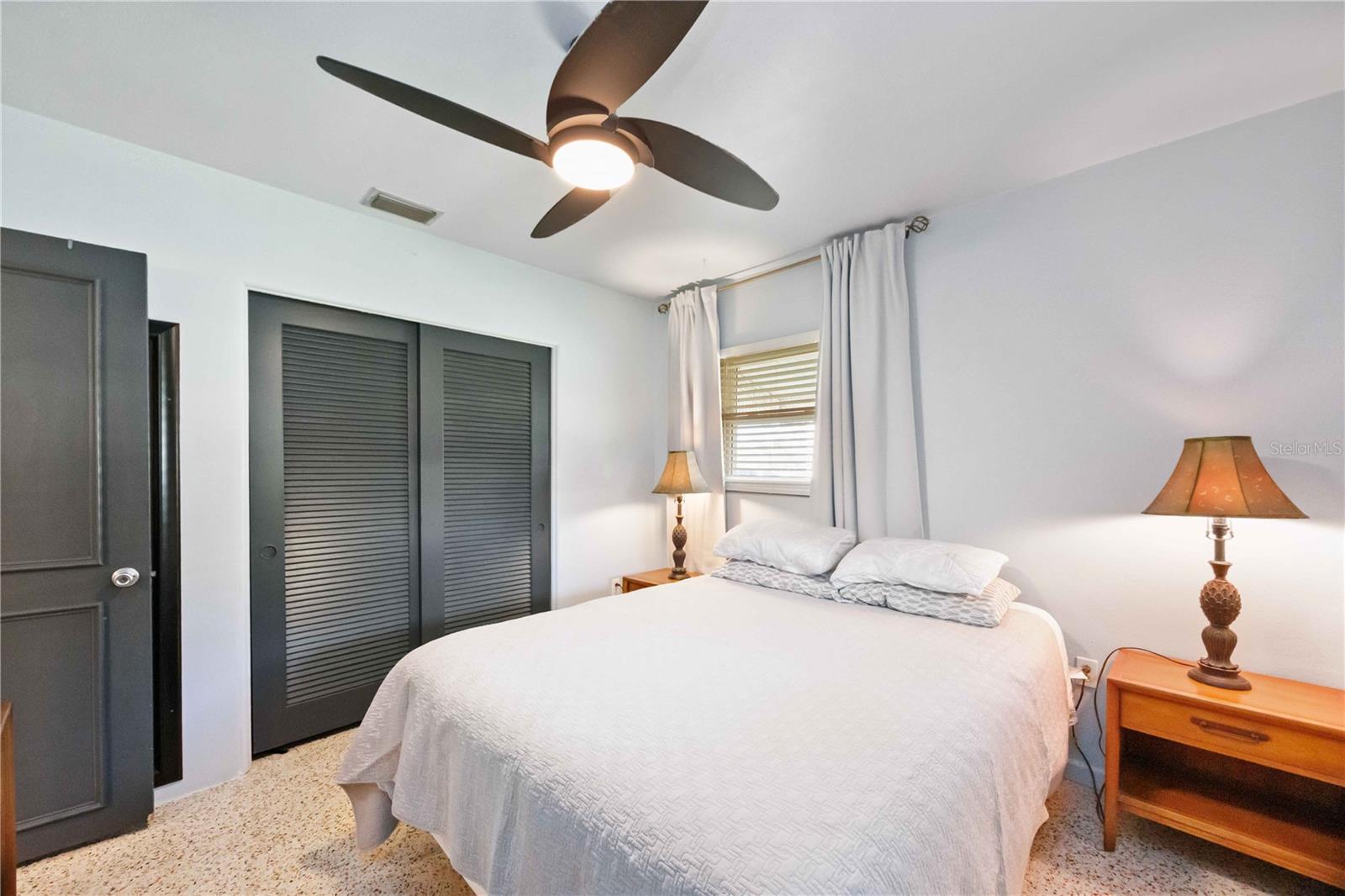 SOUTH VENICE - Residential