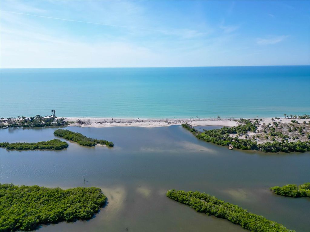 Photo of 4909 Lemon Bay Drive, Venice, FL 34293 (MLS # C7518650)