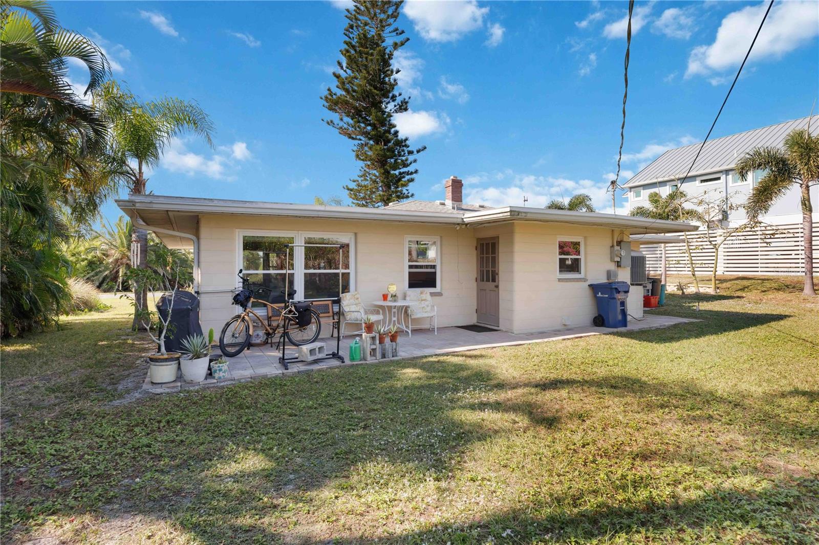 SOUTH VENICE - Residential