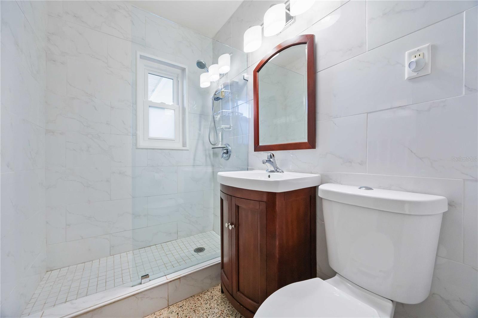 SOUTH VENICE - Residential